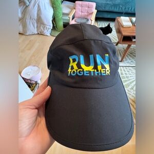 Brooks run together running hat